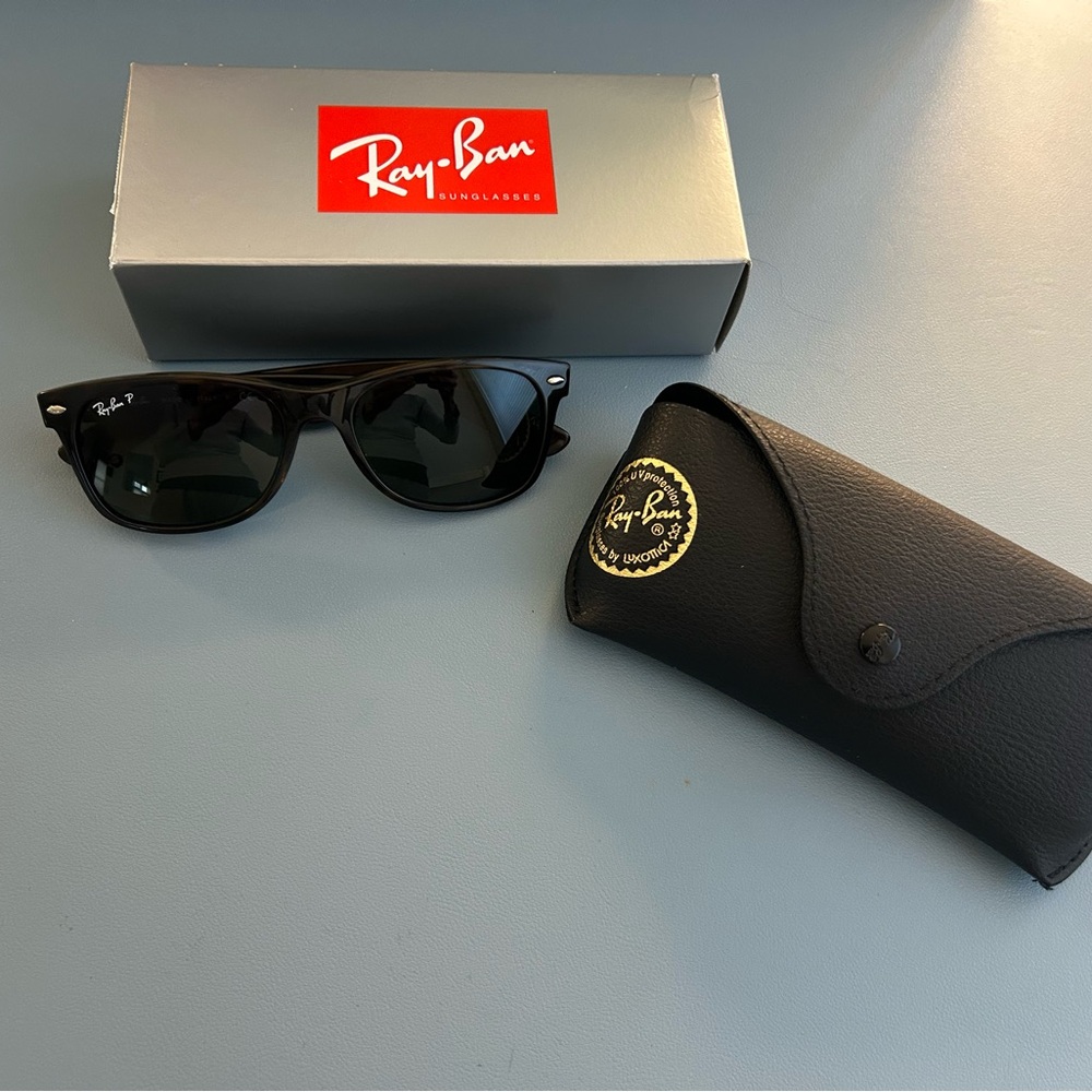 Ray-Ban Classic Tortoise Sunglasses with Case